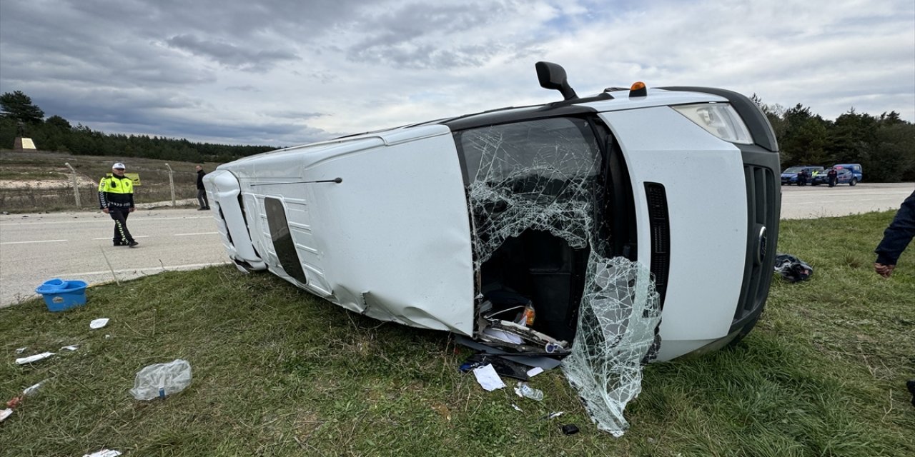 Kastamonu'da okul servisi ile tır çarpıştı: 12'si öğrenci, 13 yaralı