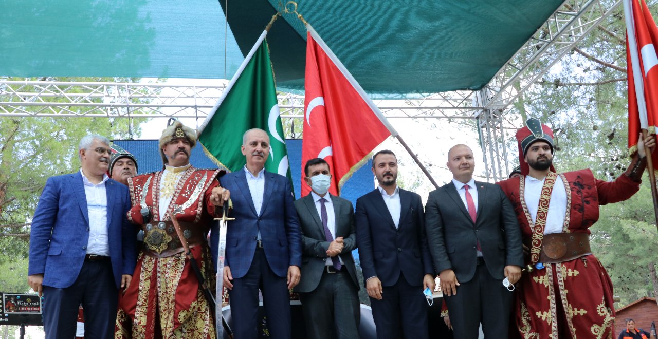 Numan Kurtulmuş: "Kılıçdaroğlu'nun özür dilemesi için bir haftadır bekliyoruz"