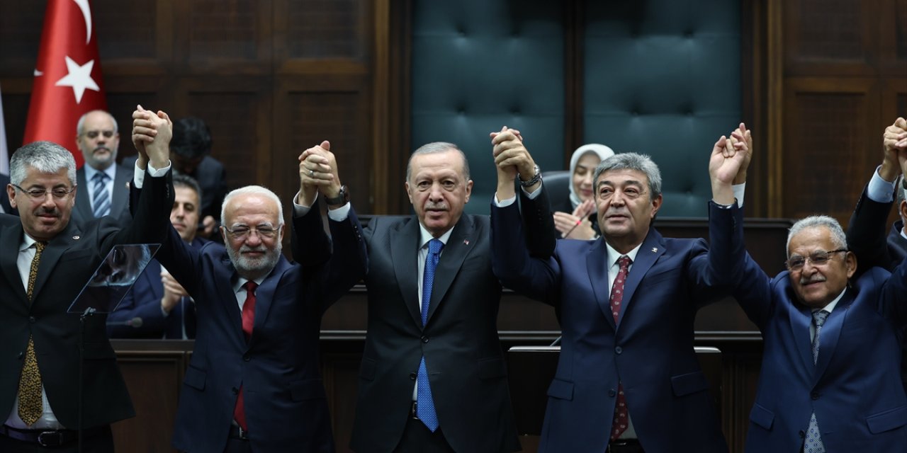 İYİ Parti'den istifa eden Dursun Ataş, AKP'ye katıldı