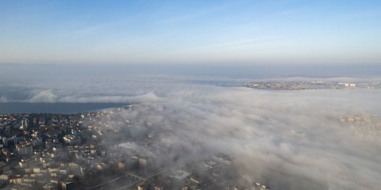 İstanbul'un bazı kesimlerinde sis etkili oldu