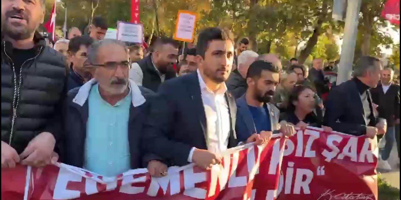 Esenyurt Belediyesi'ne kayyım atanması Maltepe'de protesto edildi