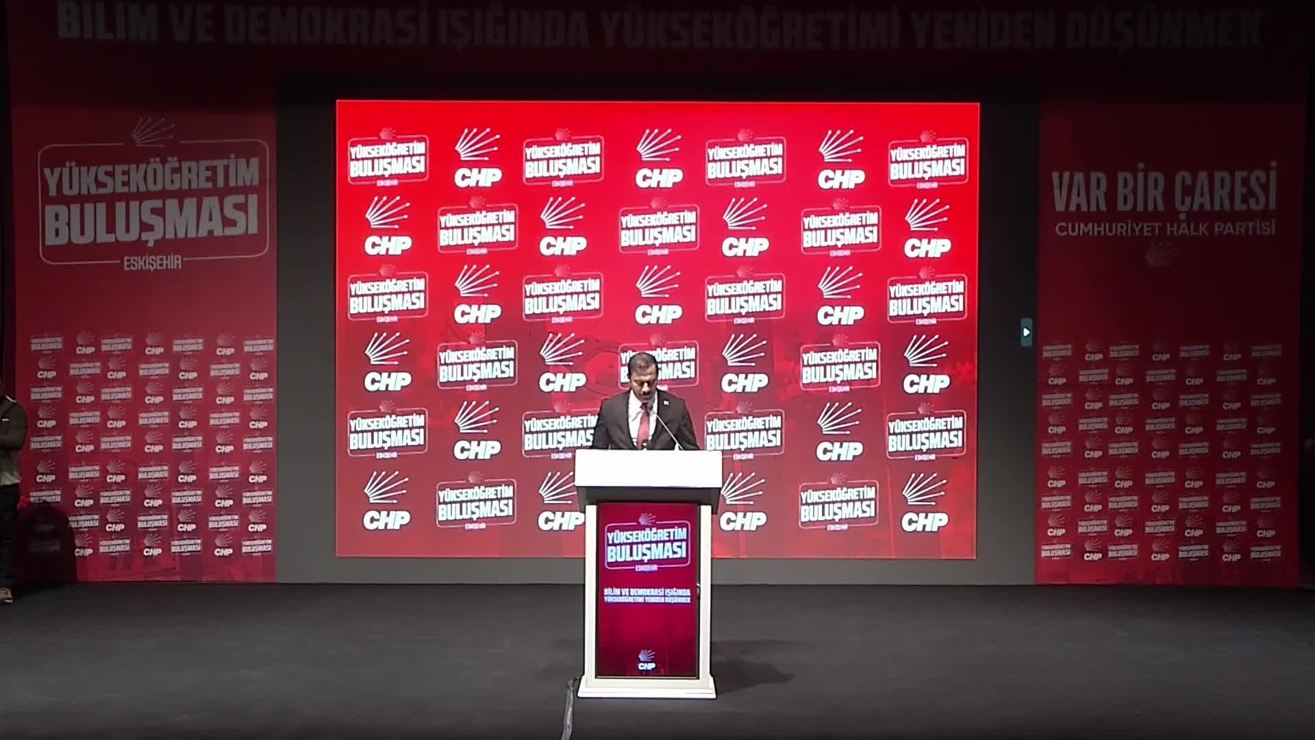 CHP'li Özçağdaş: Yükseköğretim sistemi gençlere gelecek vadedemez durumda