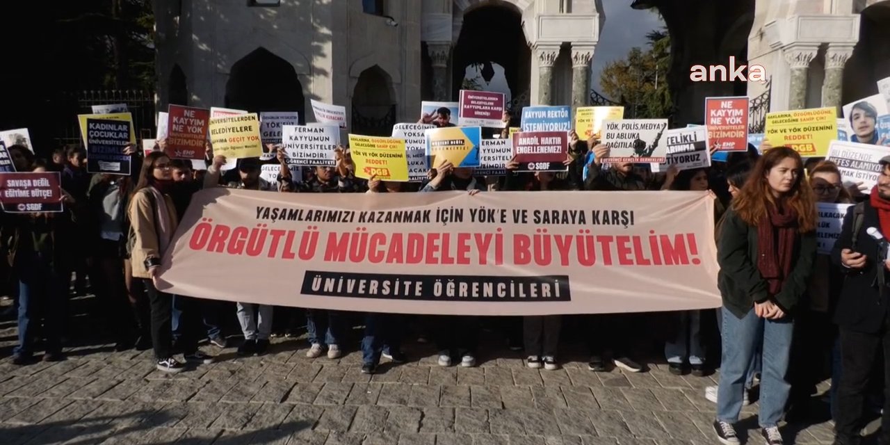 Üniversiteliler, kuruluş yıldönümünde YÖK'ü protesto etti