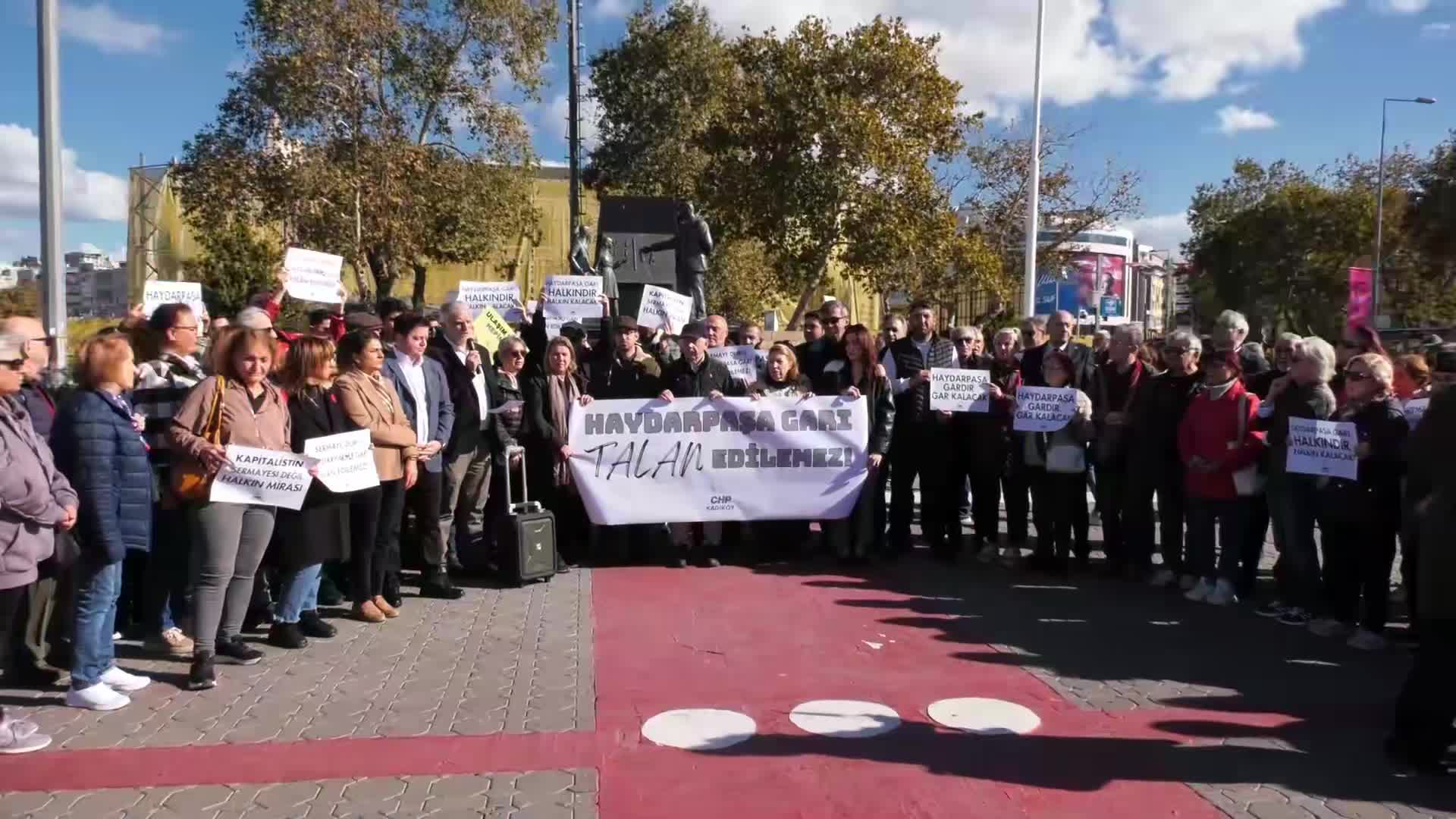 Haydarpaşa ve Sirkeci garları için yürüyüş