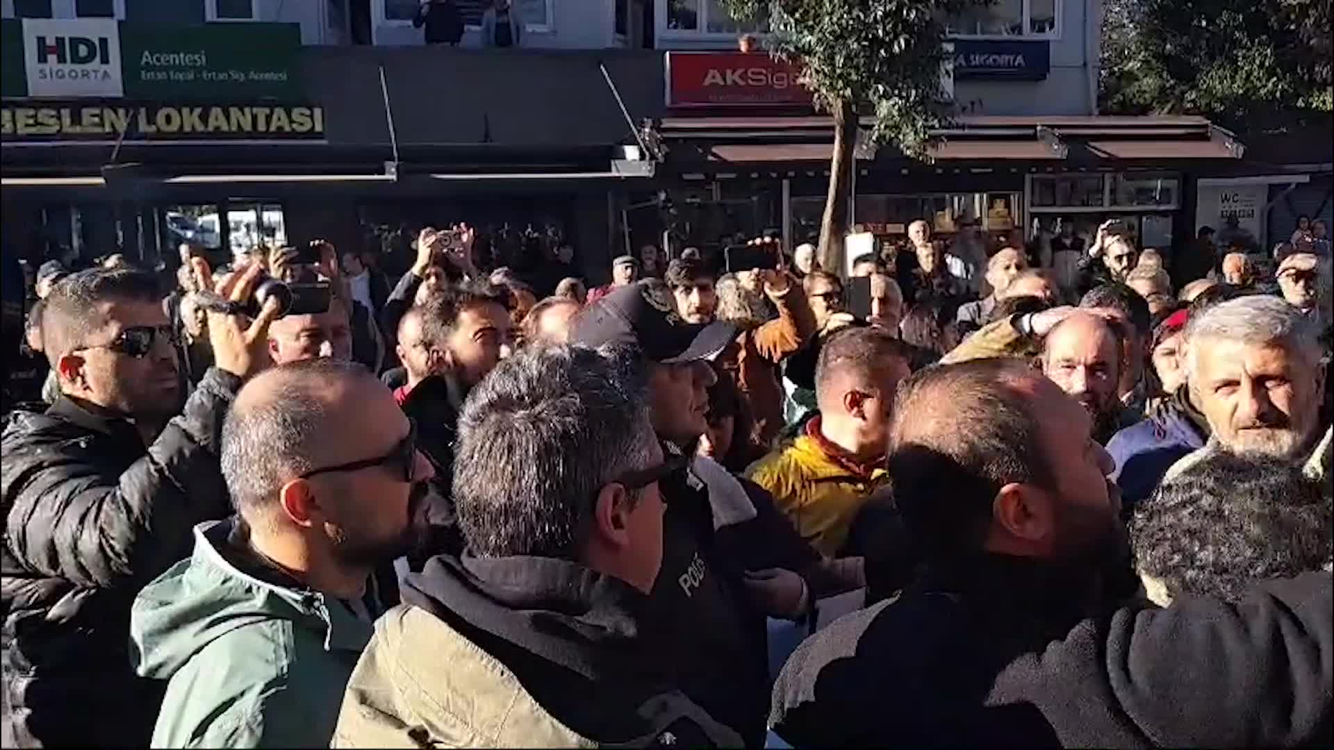 Hopa'da yapılan Yaşam Nöbeti yürüyüşüne polis müdahale etti