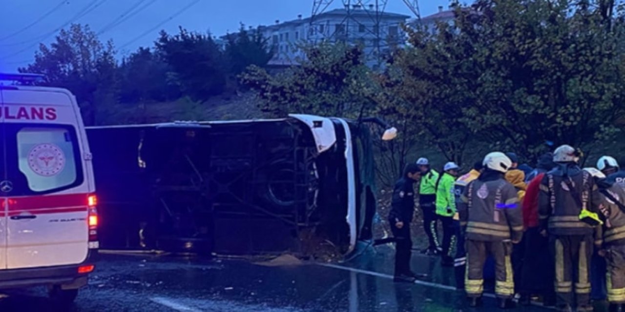 İstanbul'da yolcu otobüsü devrildi: 2 kişi hayatını kaybetti 15 yaralı var