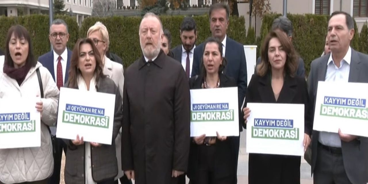 DEM Parti, kayyımlara karşı İçişleri Bakanlığı önüne gitti