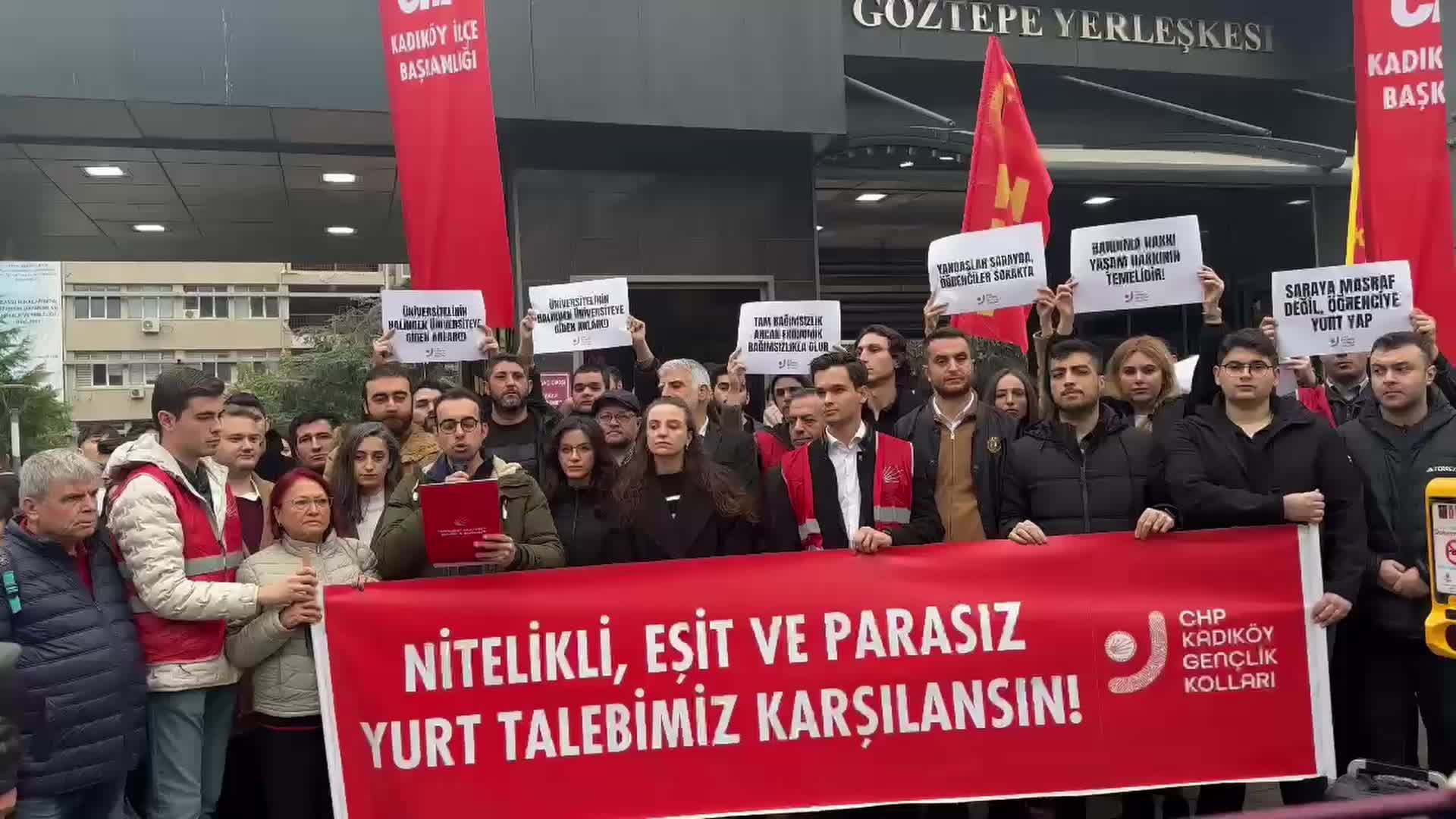 Üniversitelilerden barınma eylemi: Öğrencilere kira desteği sağlansın