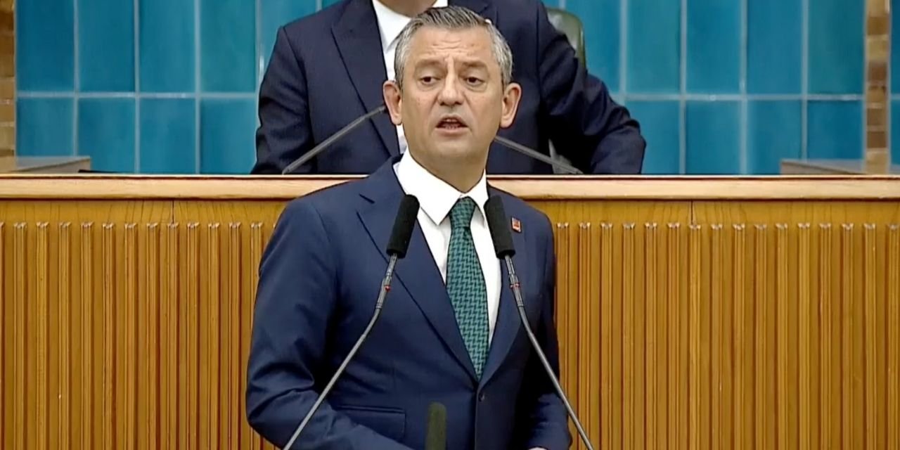 Özgür Özel: Memişoğlu hâlâ kendisine bakan muamelesi yapılsın istiyor