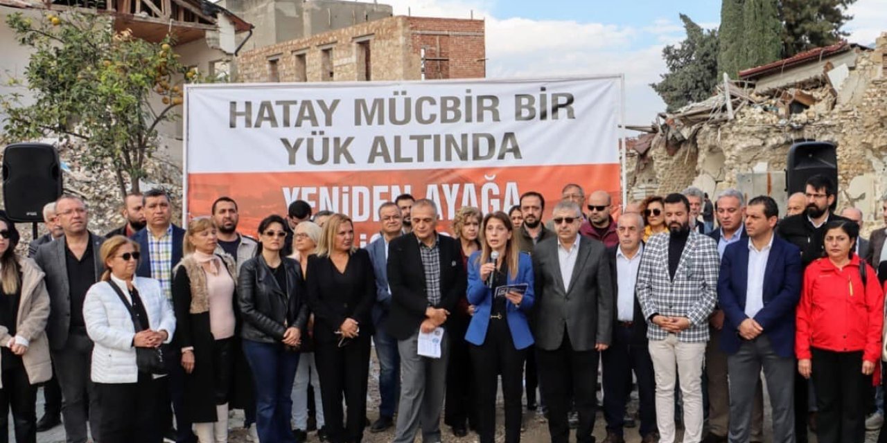 Hatay'da eylem: Yıkılmış şehirde beyan da vergi de olmaz