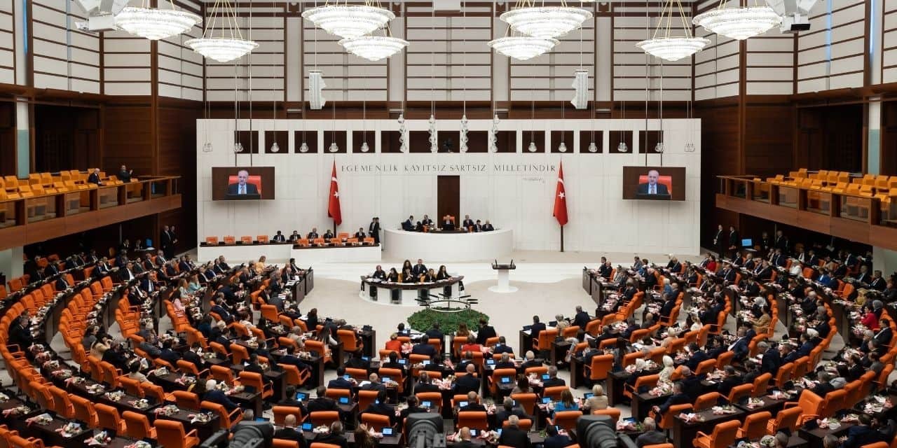 TBMM'deki 10 partiden kayyım düzenlemesine karşı kanun teklifi