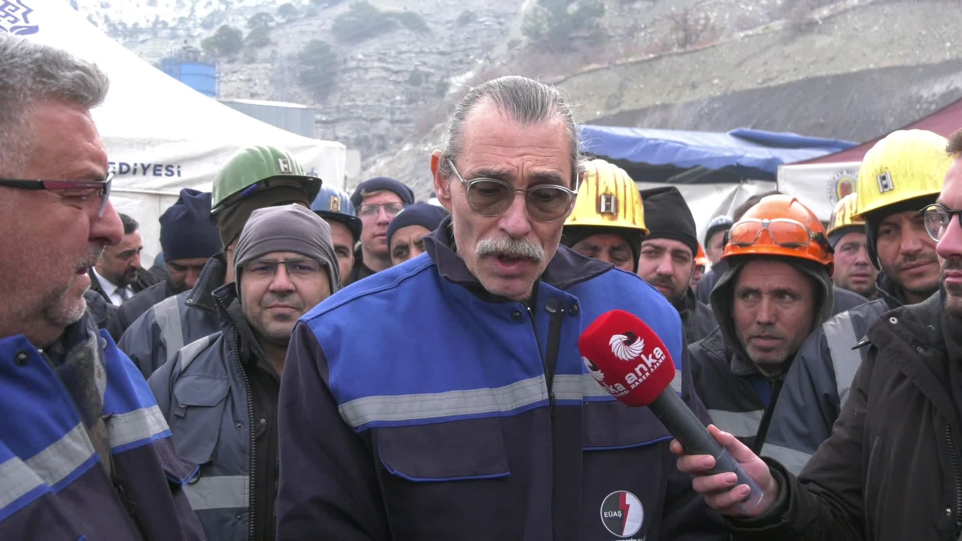 Erdal Beşikçioğlu, Çayırhan’daki madencilerin eylemine destek verdi