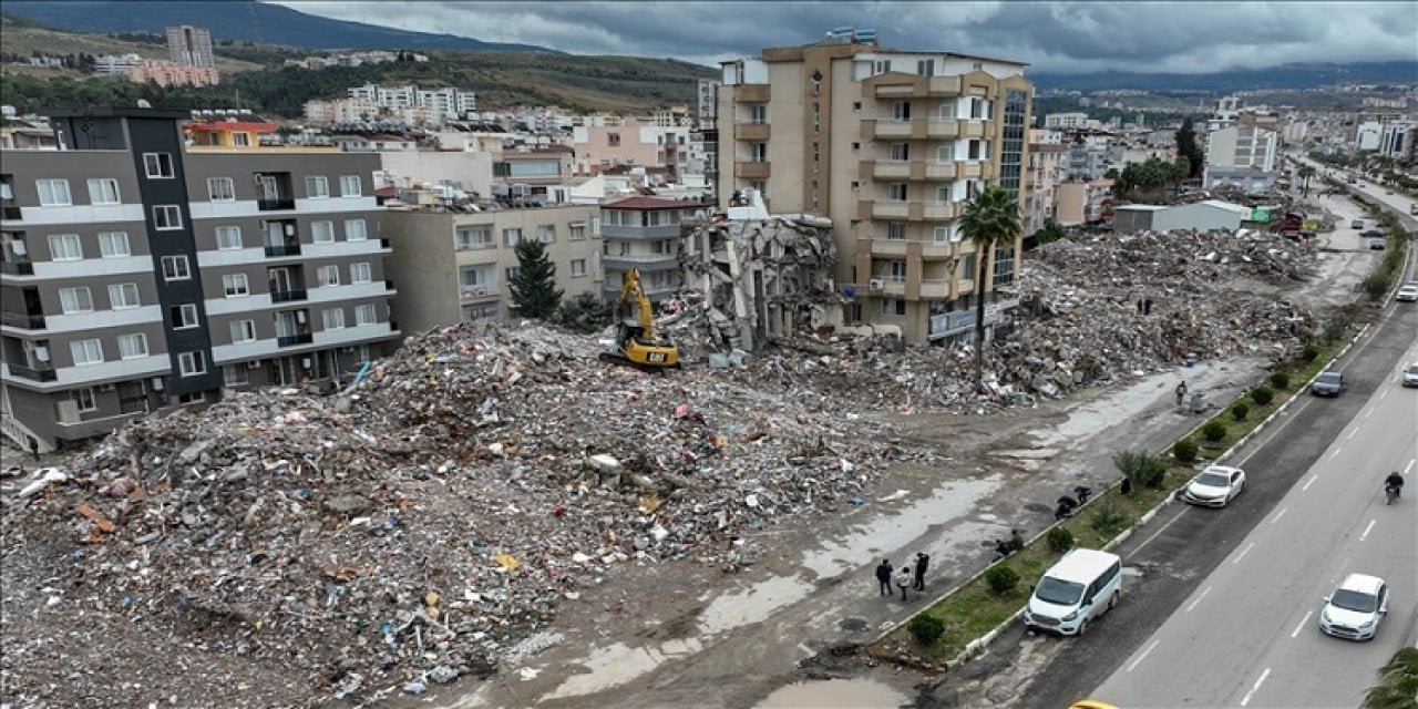 Depremde 169 kişi ölmüştü: Müteahhit Özat ev hapsiyle tahliye edildi