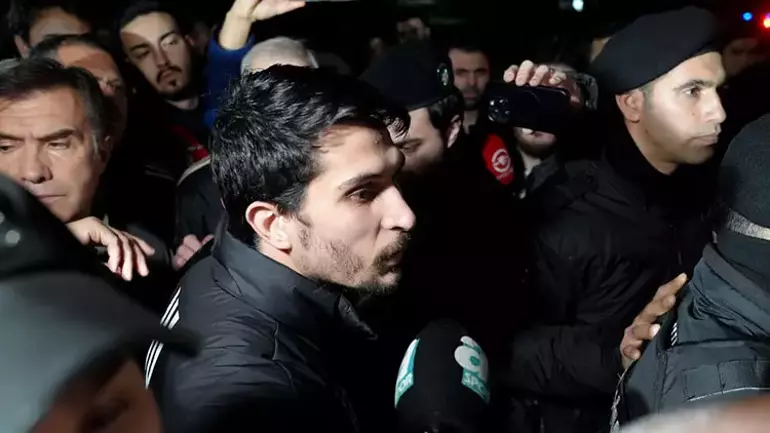 Beşiktaşlı taraftarlardan Tel Aviv maçı sonrası havaalanında protesto