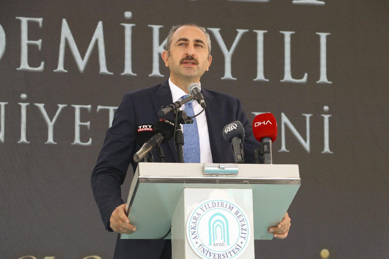Adalet Bakanı Gül: 1000 hakim ve savcı alacağız