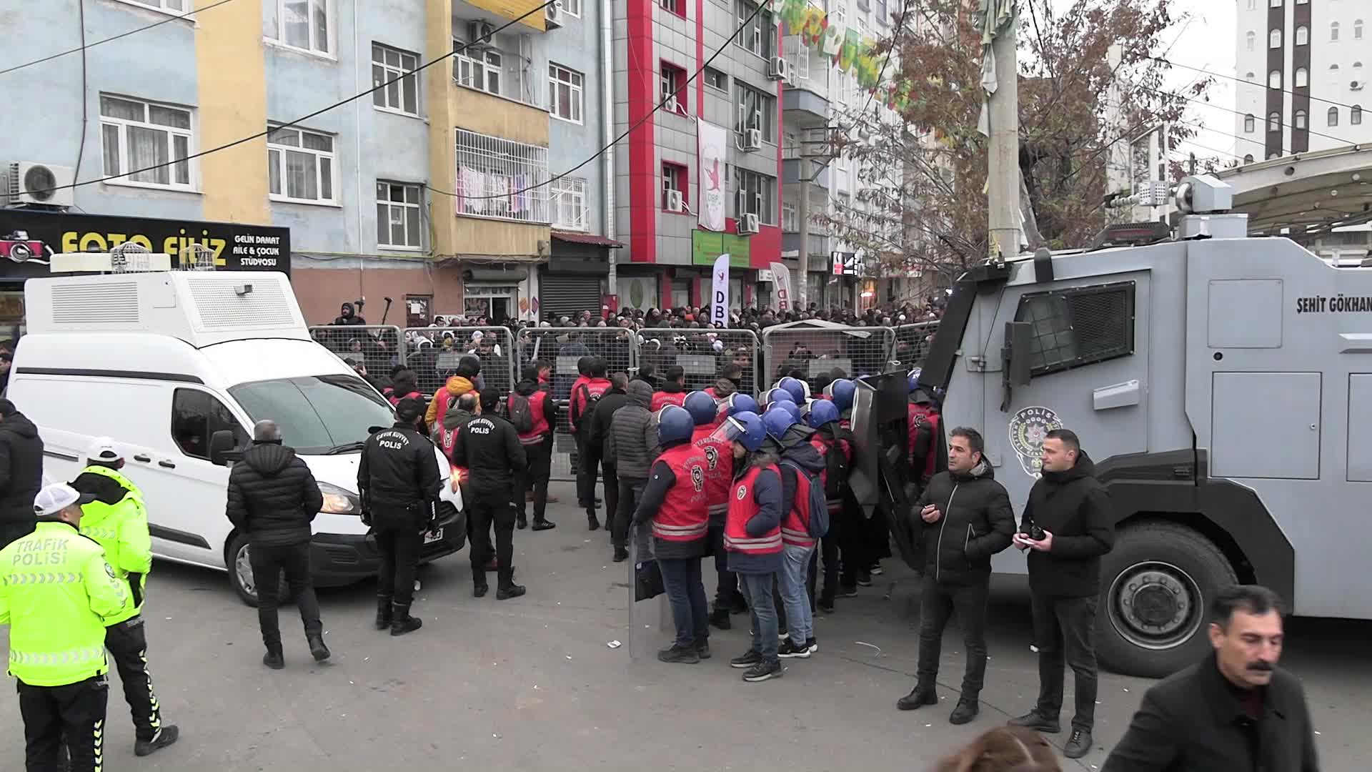 Diyarbakır'da Öcalan için yapılmak istenen yürüyüşüne izin çıkmadı