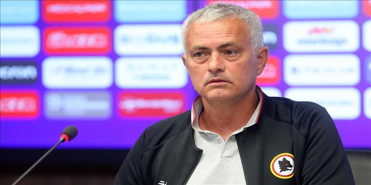 Fenerbahçe Teknik Direktörü Jose Mourinho, ameliyat oldu