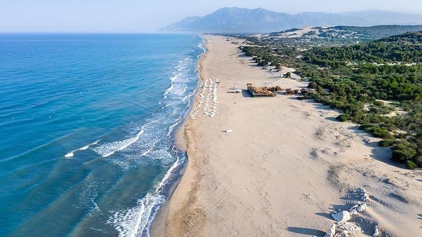 Patara'nın çalınan kumları için  tutanak tutan memuru ikinci kez görevden aldılar