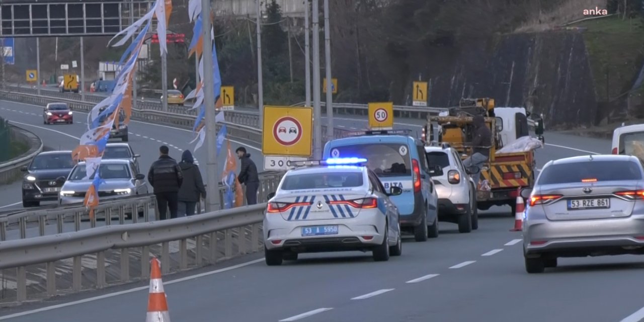 Rize'de AKP bayrakları polis kontrolünde asıldı, CHP tepki gösterdi