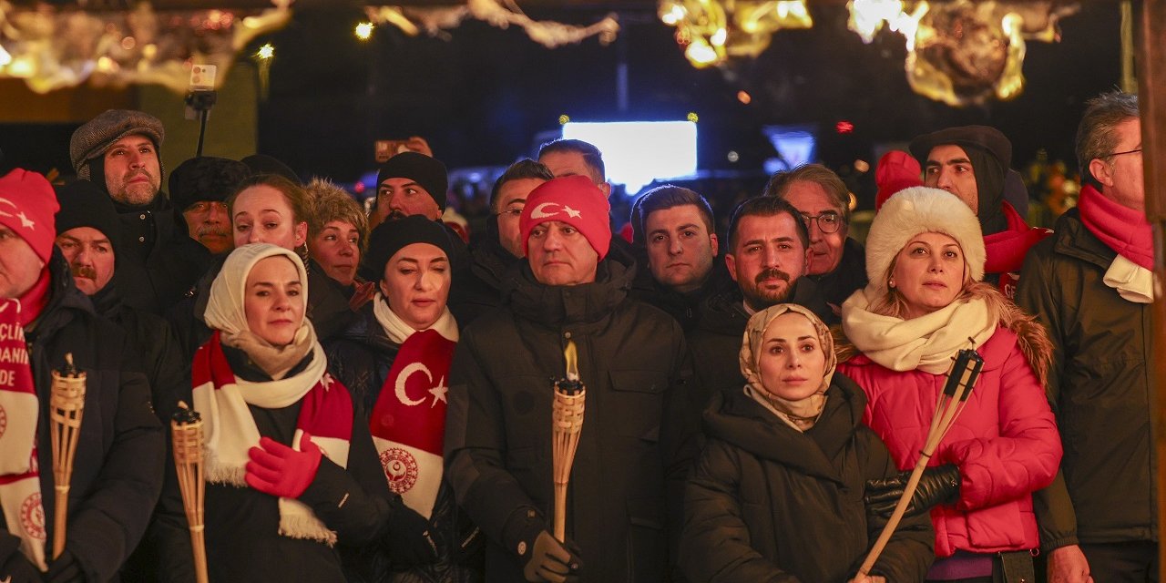 Özgür Özel, Sarıkamış Harekatı'nın yıldönümünde meşaleli yürüyüşe katıldı