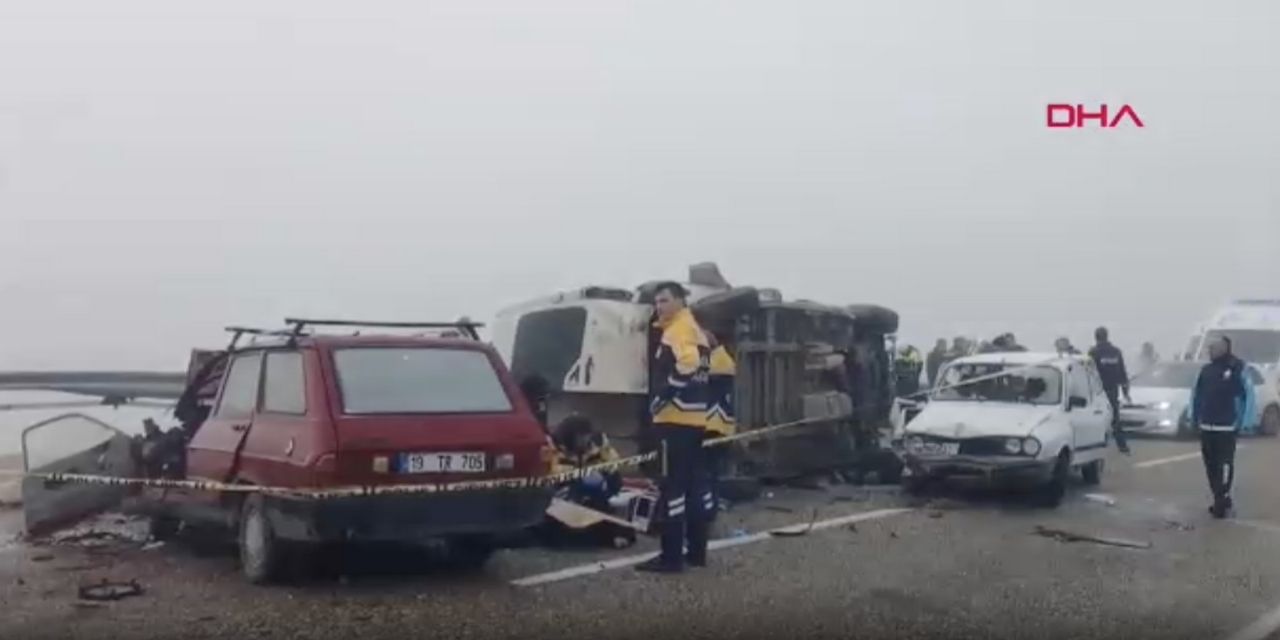 Kırşehir'de trafik kazası: 3 ölü, 18 yaralı