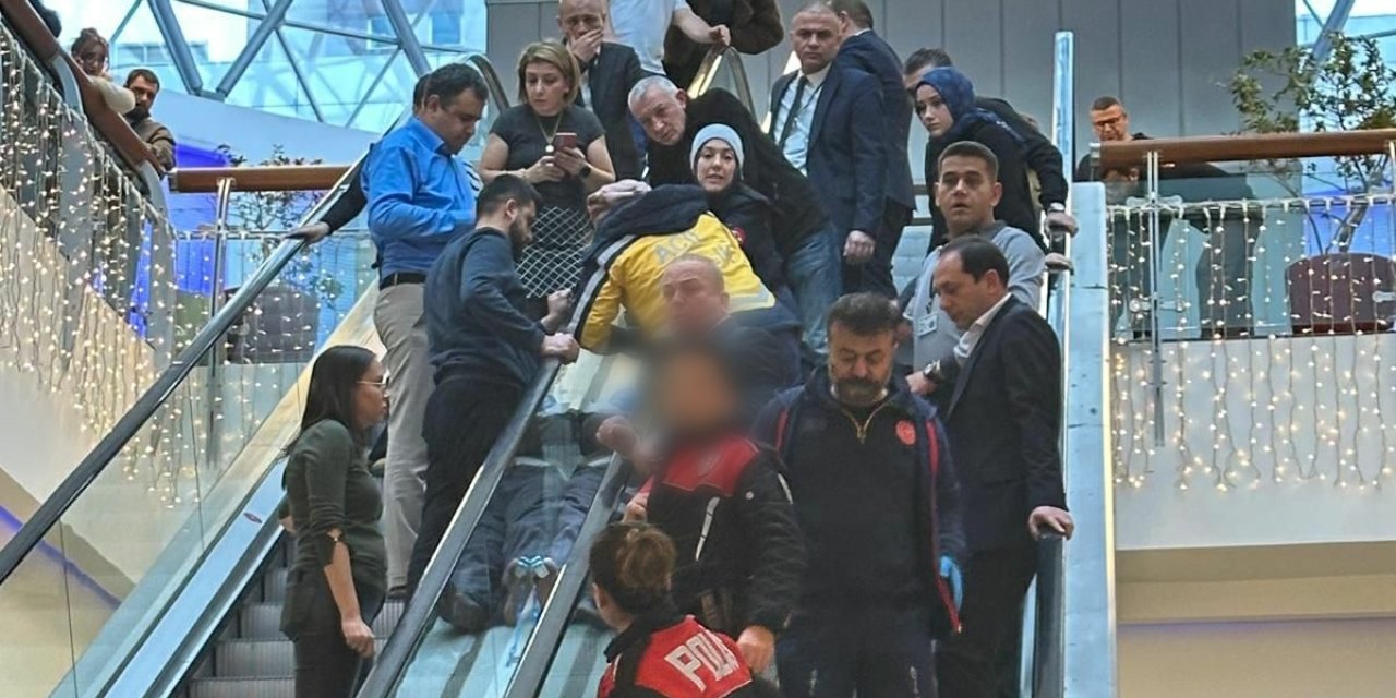 AVM'nin tavanından yürüyen merdivenlere düşen işçi yaşamını yitirdi