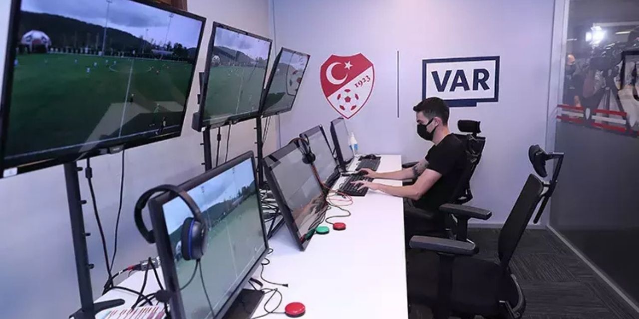 Futbolda yeni dönem: VAR’da Belçikalı hakem görev yapacak