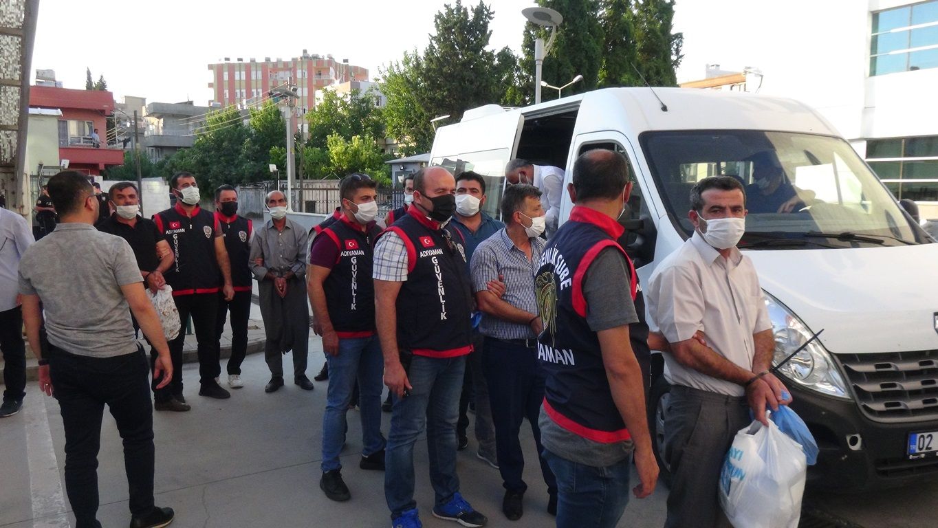 Tütün ticareti için yetki belgesi zorunluluğunu protesto eden 10 tütün üreticisi tutuklandı