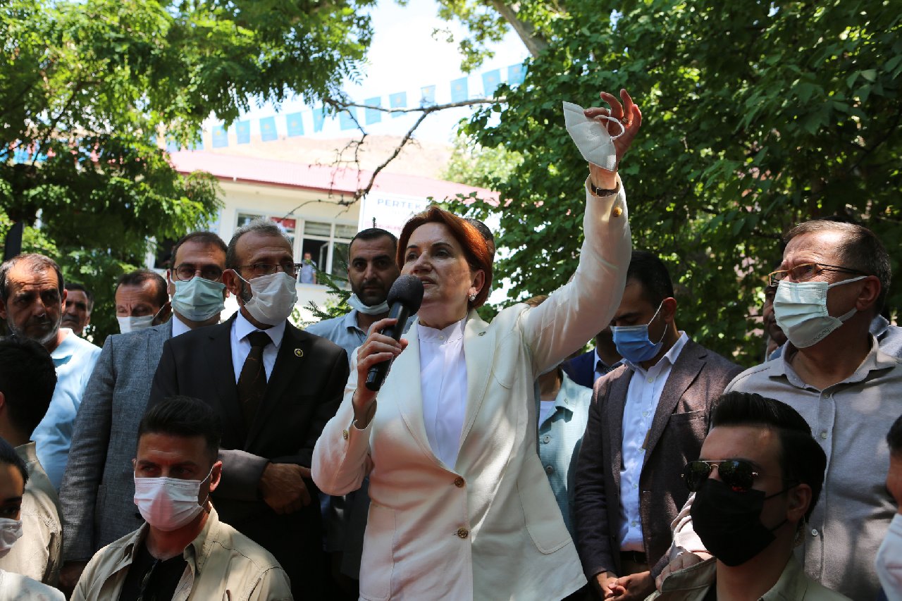 Akşener'den Cumhurbaşkanlığı adaylığı açıklaması: "Kılıçdaroğlu'nun da hakkıdır"