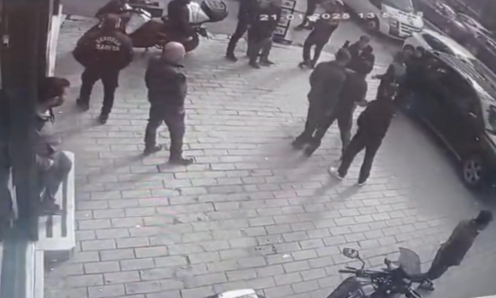 Karaköy'de valelerle esnaf arasında silahlı park yeri kavgası