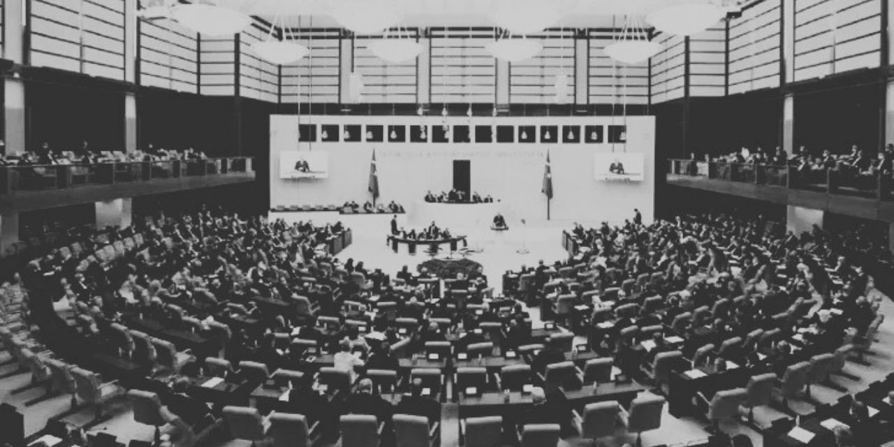 CHP, DDK'nin istediği memuru görevden alma yetkisini AYM'ye taşıyor
