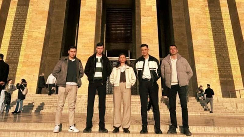 İhraç edilen teğmenlerin Anıtkabir fotoğrafı: Avukatları hukuki yollara başvuracak