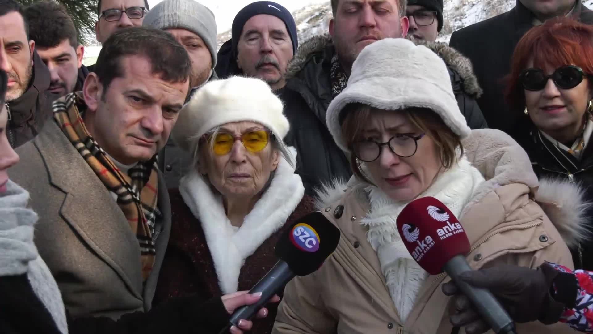 Ümit Özdağ'ı cezaevinde 90 yaşındaki annesi ziyaret etti