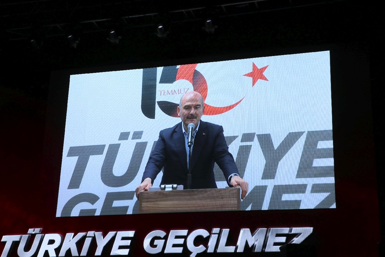 Soylu: Yalanlarını videolara çekip sıralayan FETÖ'cü suçlu ağızlar kimsenin moralini bozmasın