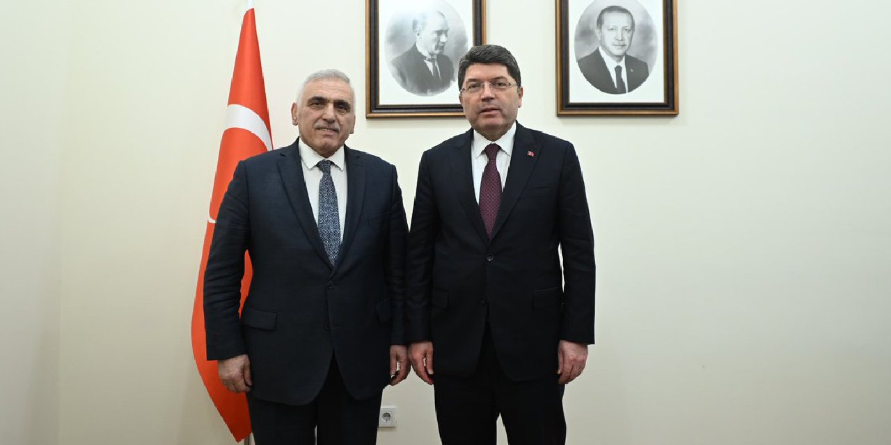 Kardeşinin cinsel istismar dosyası Yargıtay'da olan AKP'li vekil Adalet Bakanını ziyaret etti