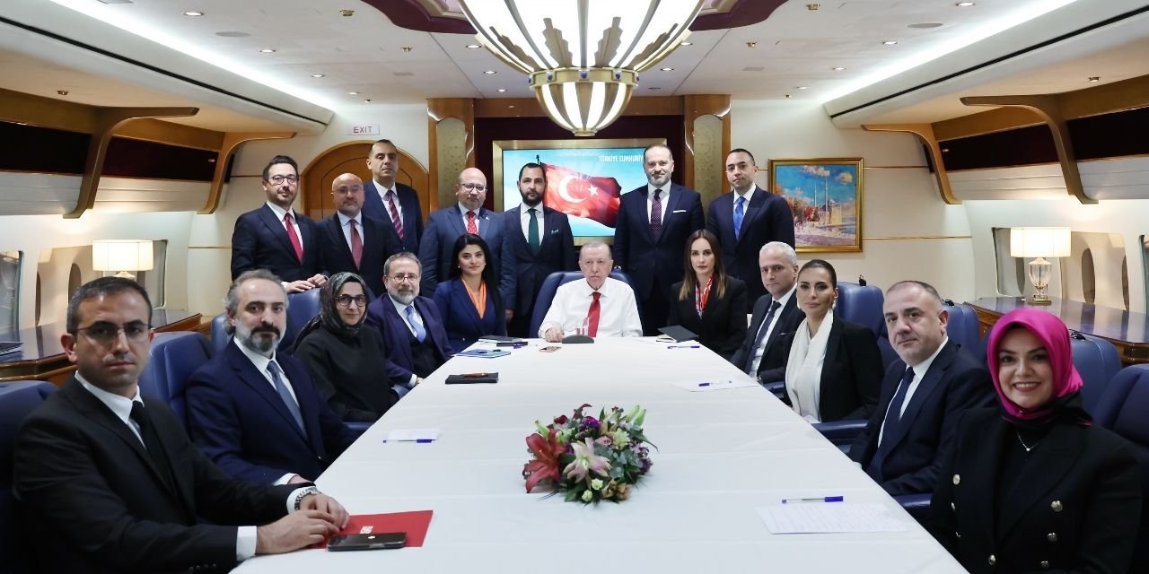 Erdoğan uçakta konuştu: İmamoğlu'na siyasi yasak, CHP kurultayı, kabine değişikliği...