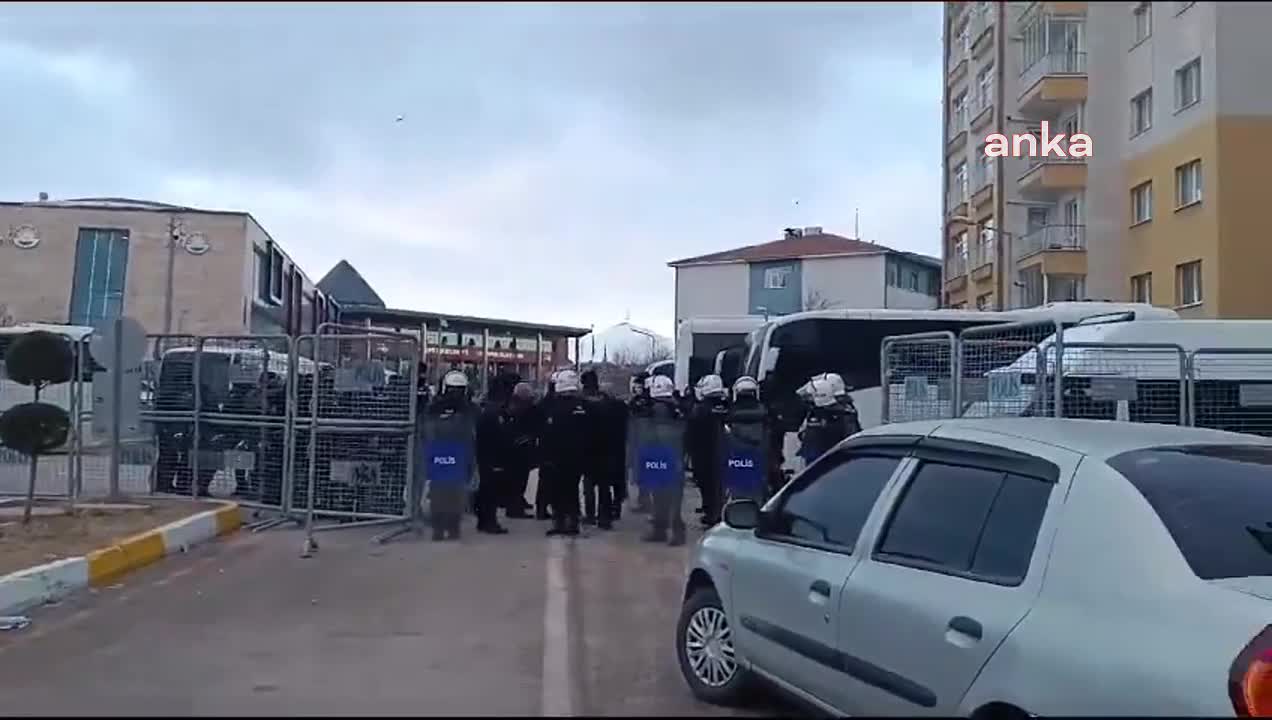 Van'da kayyım atanmasının ardından 127 kişi gözaltına alındı