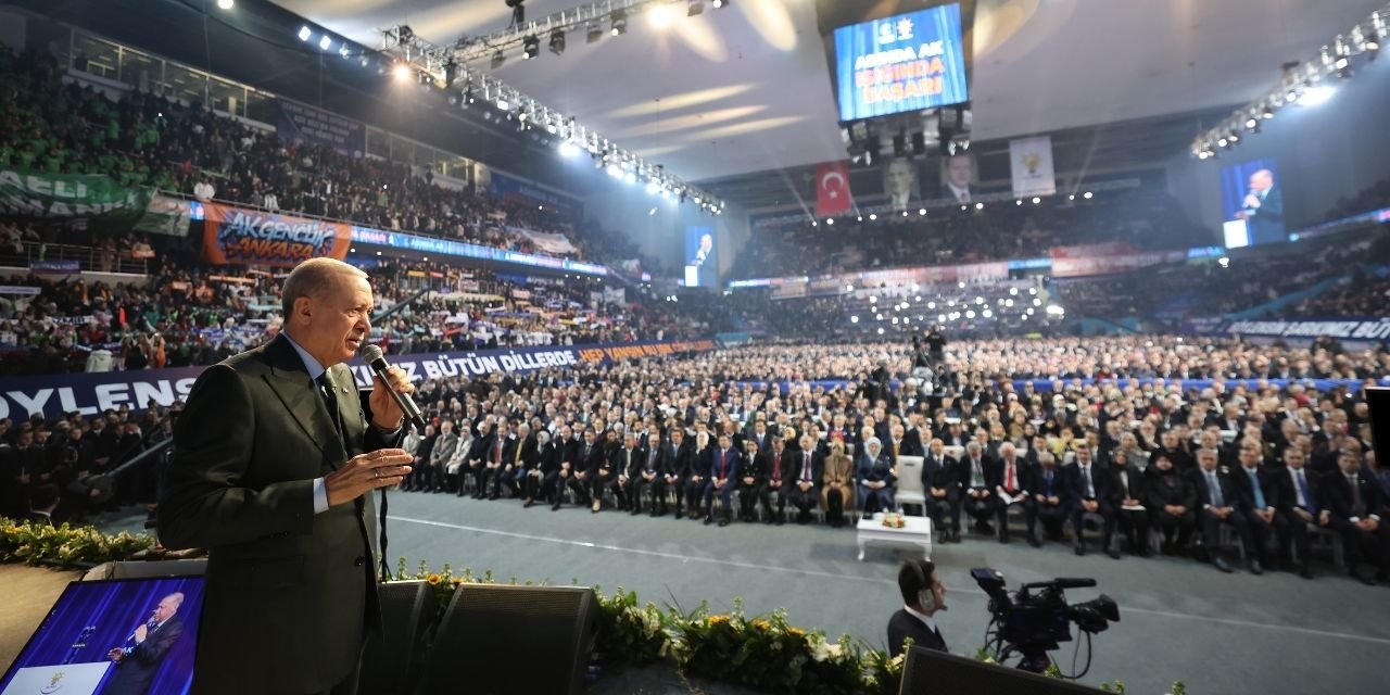 Tek aday olan Erdoğan bir kez daha AKP Genel Başkanı