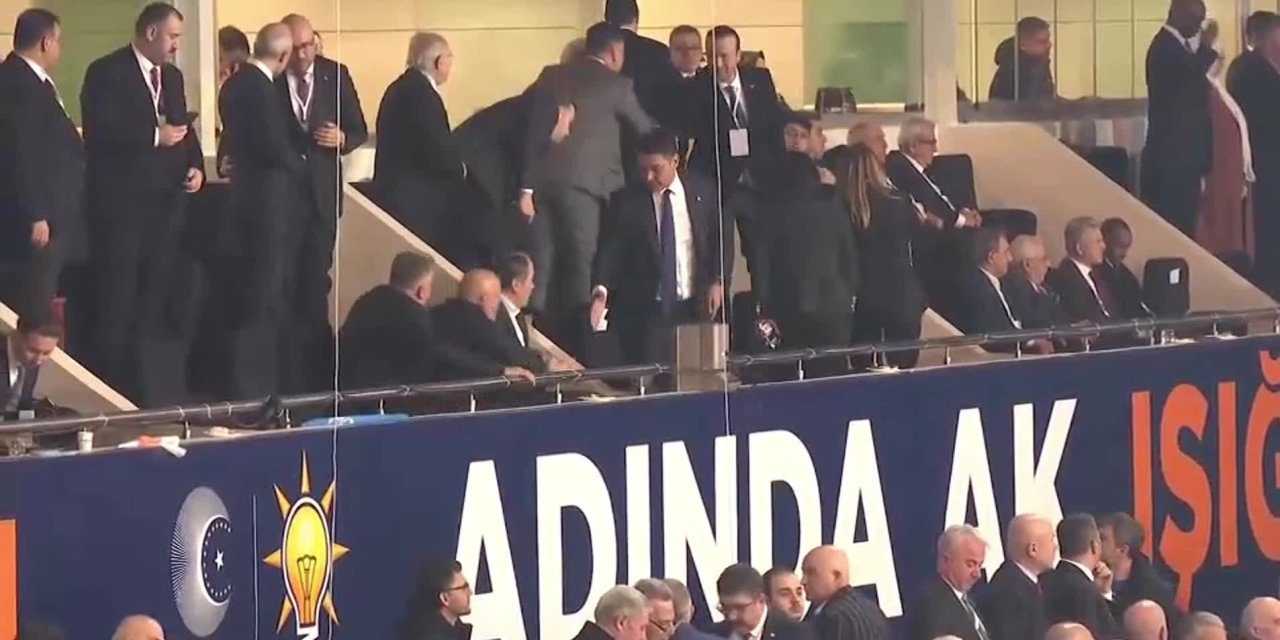 İYİ Parti heyeti AKP kongresini terk etti: 'En hafif tabiri ile bir oy dolandırıcılığıdır'