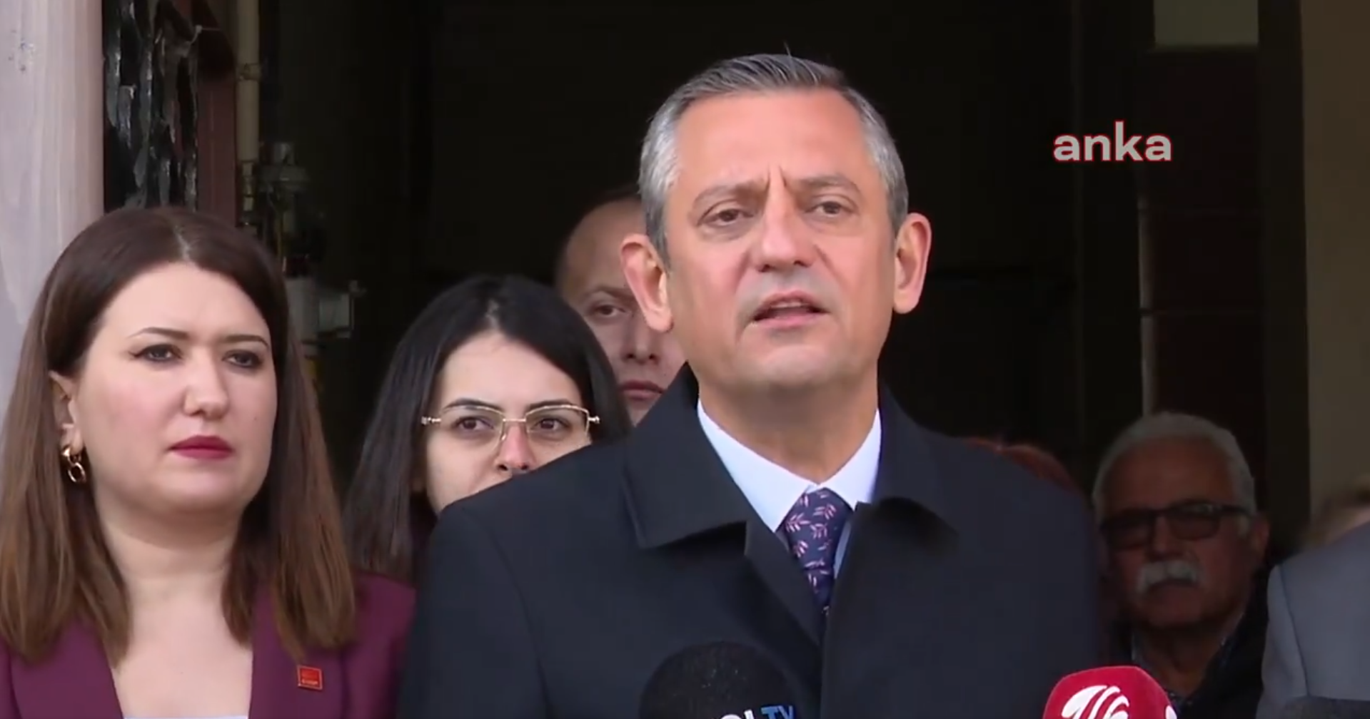 Özel’den ‘diploma’ göndermesi: "Bumerang döner, Erdoğan'ı vurur"