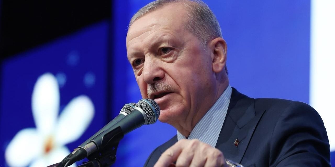Erdoğan'dan Özel'e tehdit: "Ayağını denk almazsan getirmesini biliriz"
