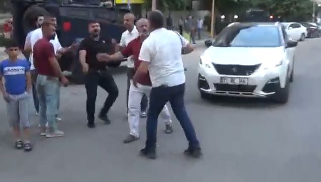 Diyarbakır’da gazetecilere saldırı