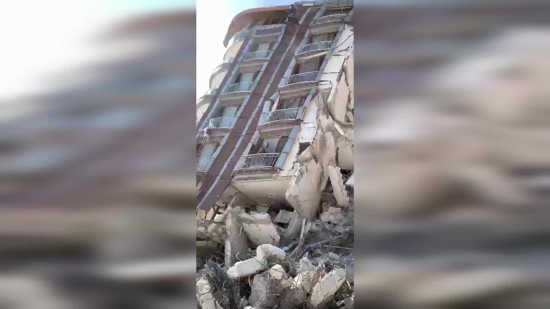 Depremde 14 kişinin öldüğü apartmanın müteahhidi: Sadece 5 binam yıkıldı