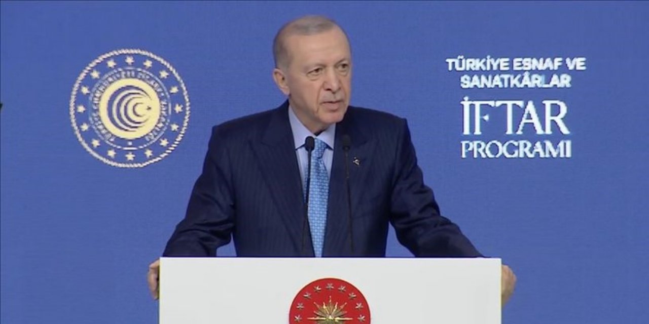 Erdoğan faiz kararını övdü, fahiş fiyatlara karşı esnaftan destek istedi