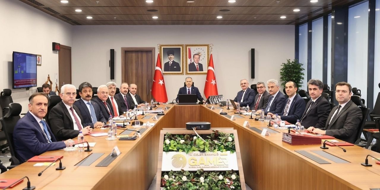 Valilerle sokak köpekleri toplantısı: "Vicdanımızla çözeceğiz"