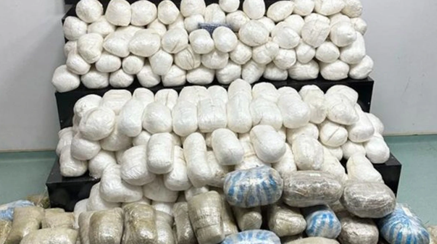 Edirne ve Hatay'da toplam 728 kilo uyuşturucu ele geçirildi