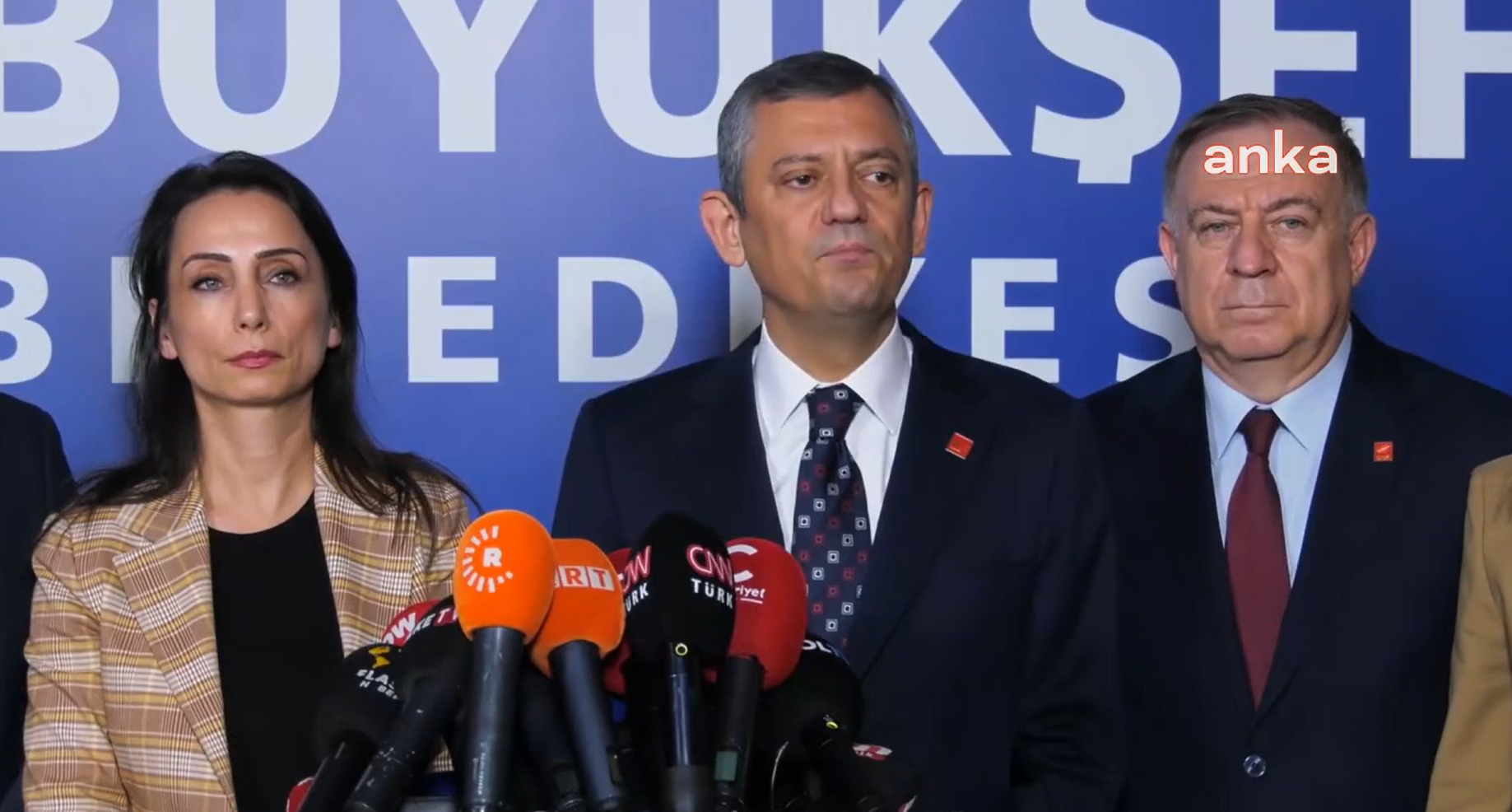 Özel'den 'DEM Parti halay çekiyor' açıklaması