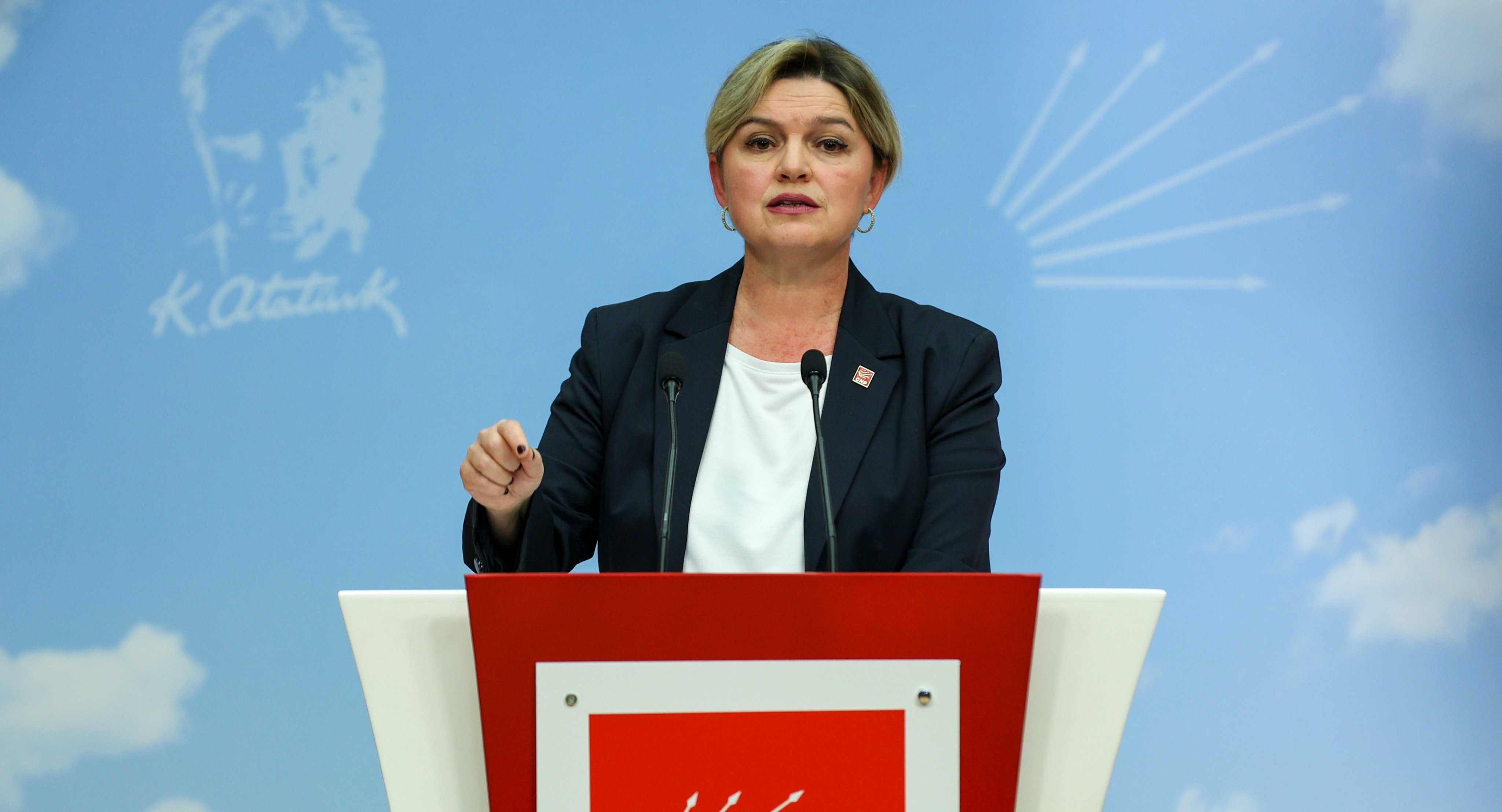 Ön seçimde oy kullanabilmek için binlerce kişi CHP'ye üye oldu