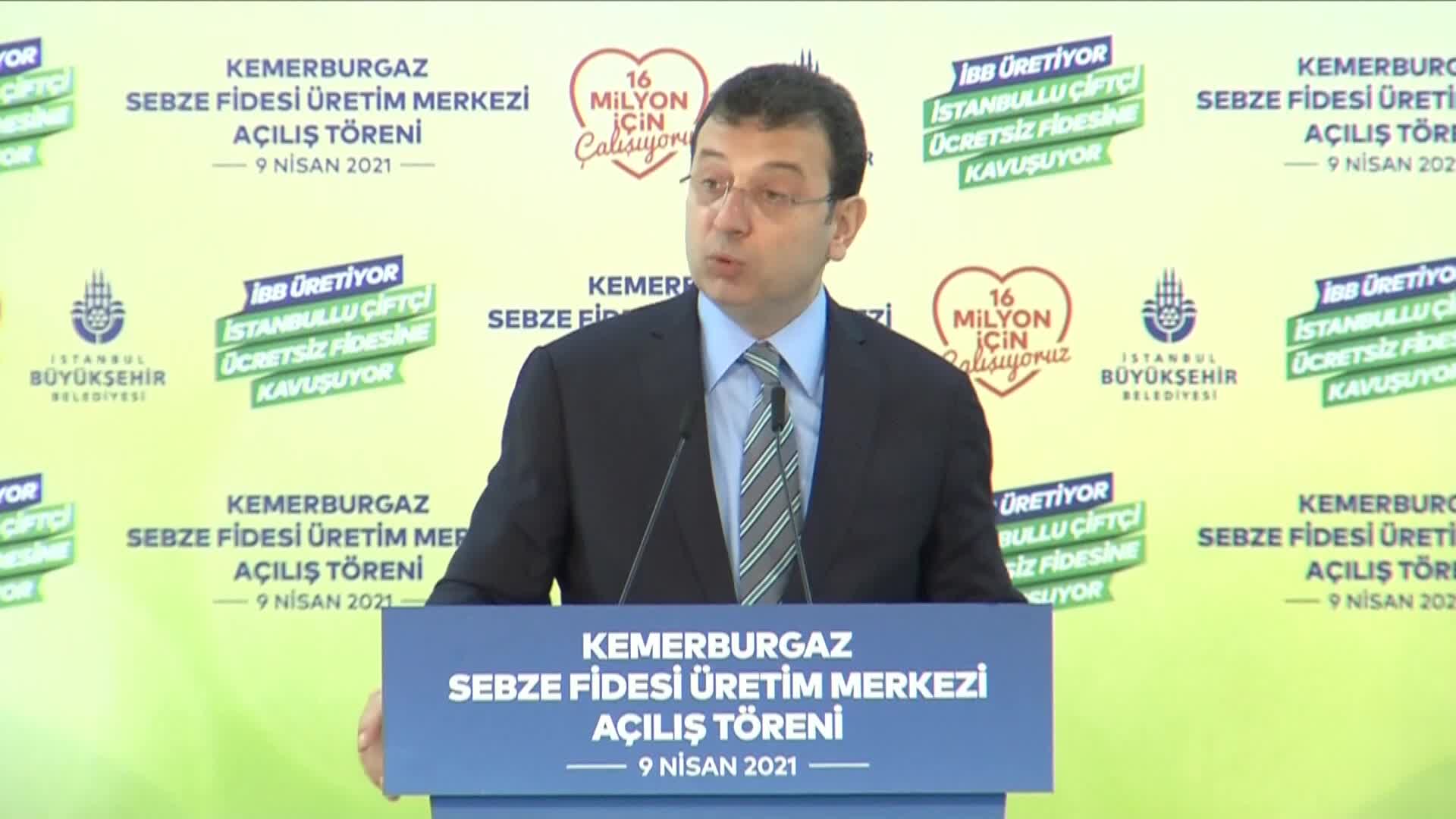 İBB, atıl durumdaki 180 dekarlık alanda yetiştirdiği buğdayın ilk hasadını yaptı