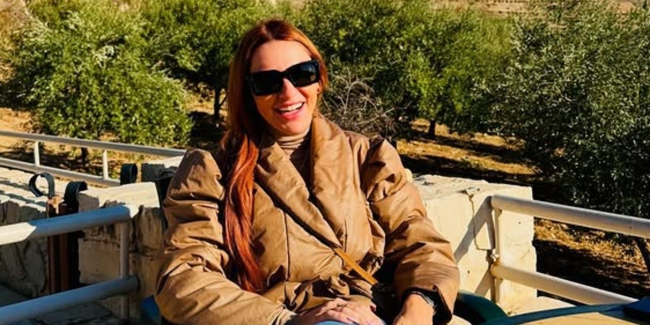 Hadise'den protestocu gençlere destek